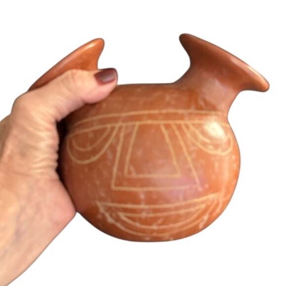 Vintage Hand Made Two Spouted Carved Red Clay Vase Canteen - Picture 9 of 10